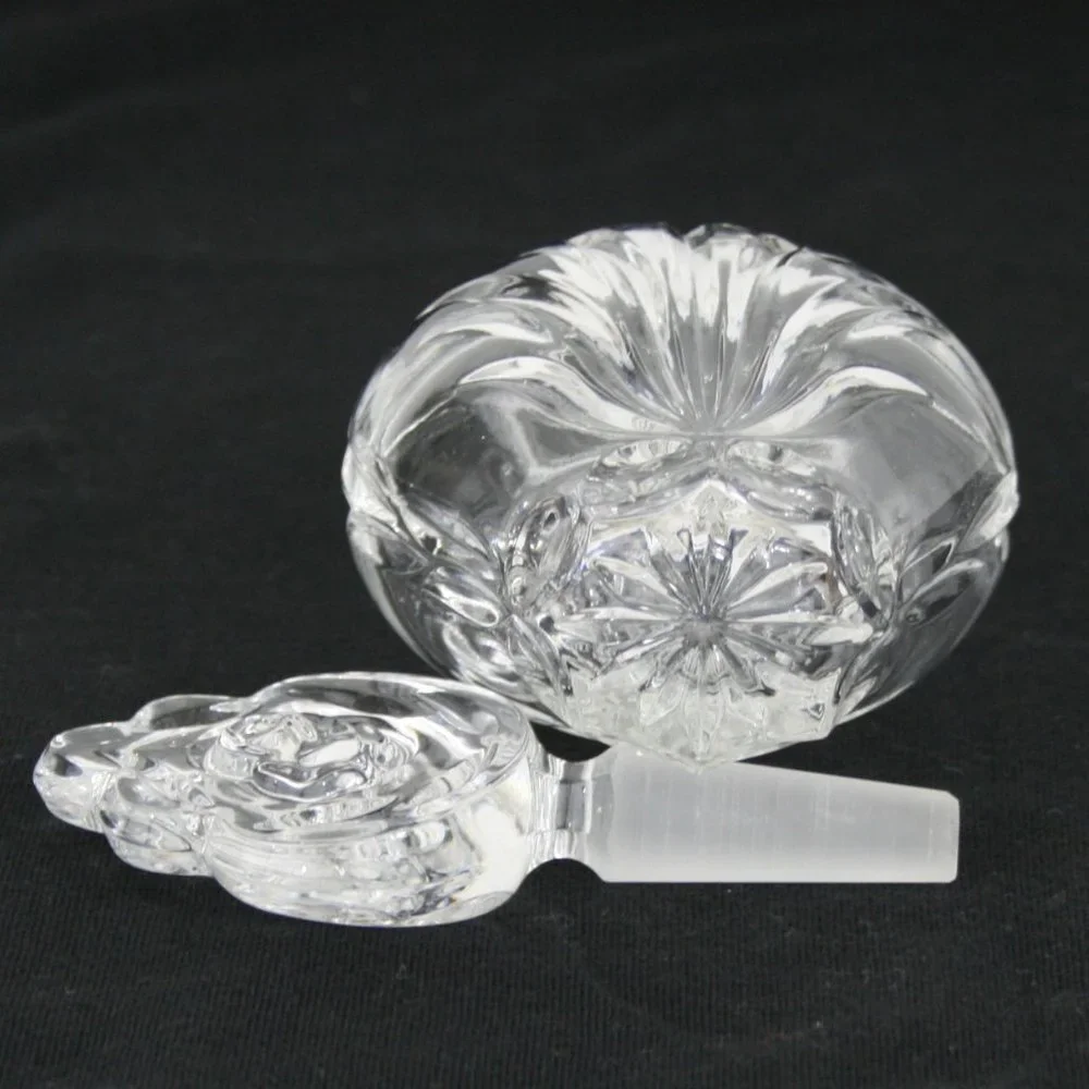 Vintage 50's Glass Perfume Decanter with Floral Stopper - Picture 4 of 4